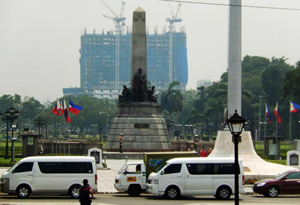 SC allows Torre de Manila construction to continue