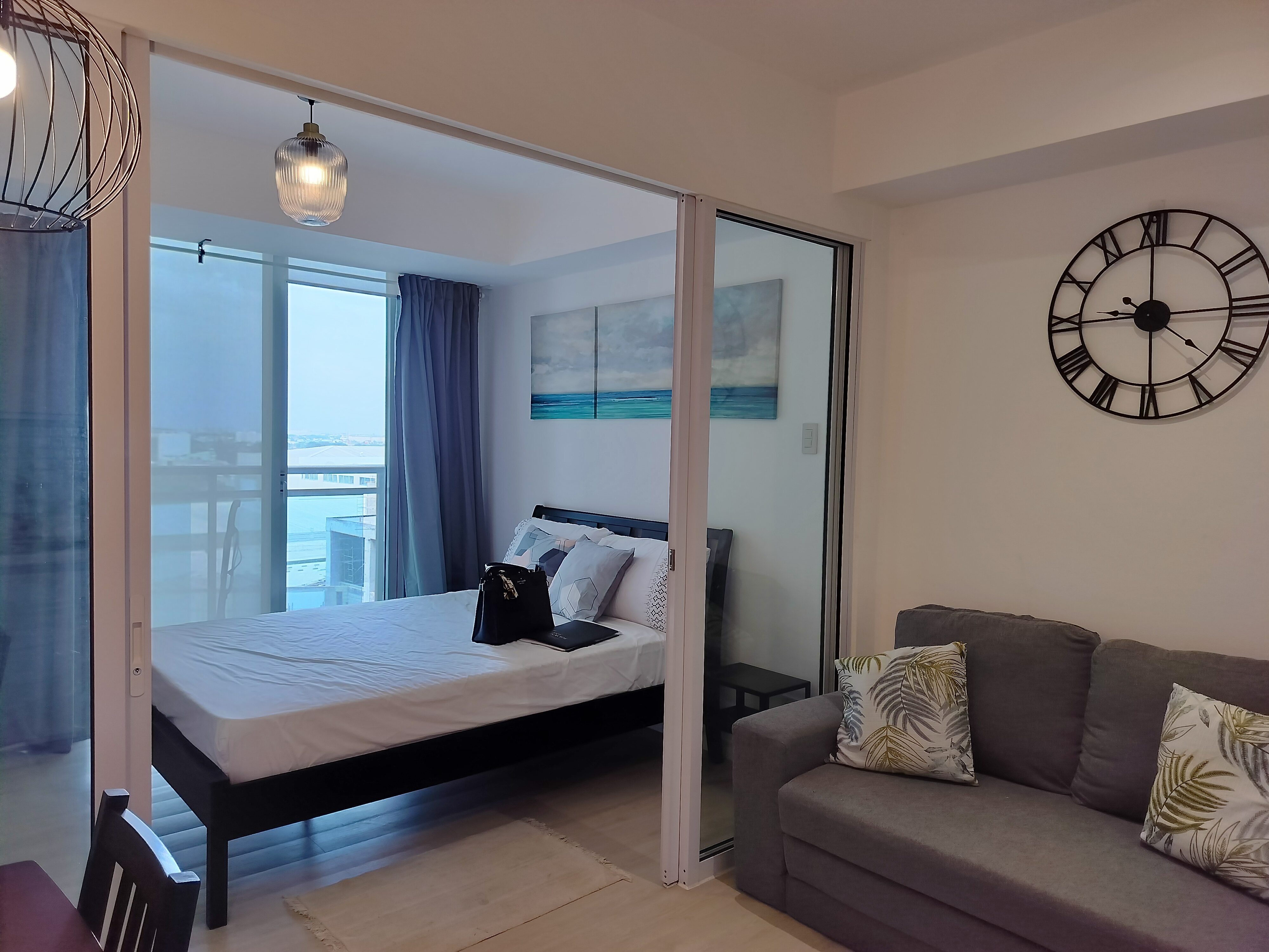 1 BEDROOM UNIT FOR SALE IN AZURE RESIDENCES, PARANAQUE CITY